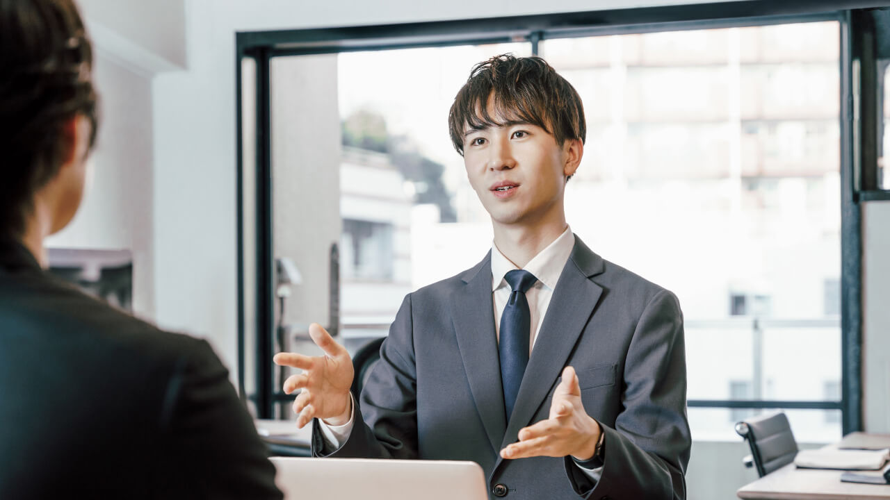 接客場面の写真