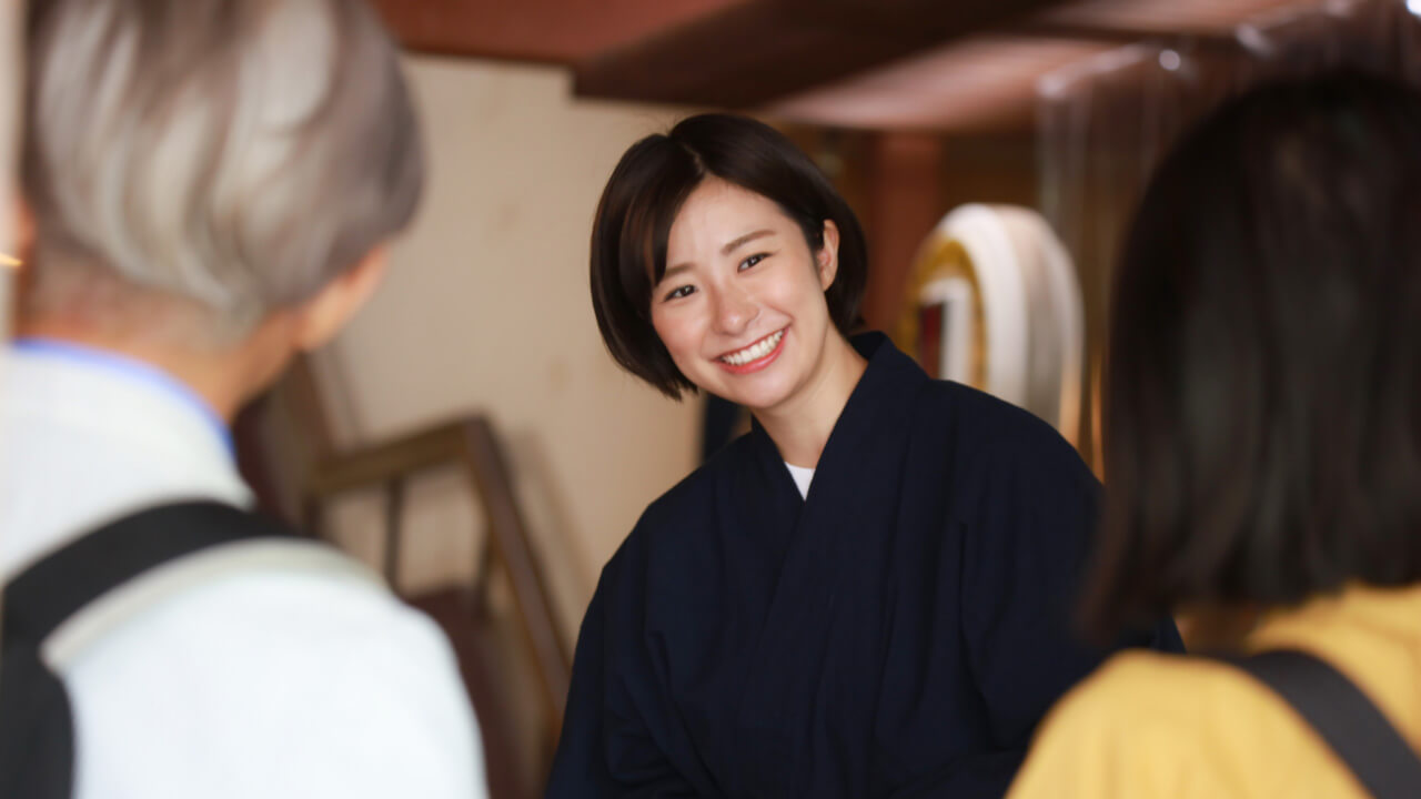 接客場面の写真